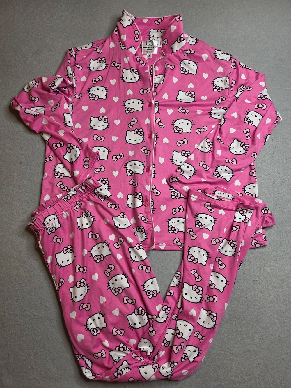 Sanrio Hello Kitty Pink Women Pajama Set Large - 2-Piece Button Top & Pants